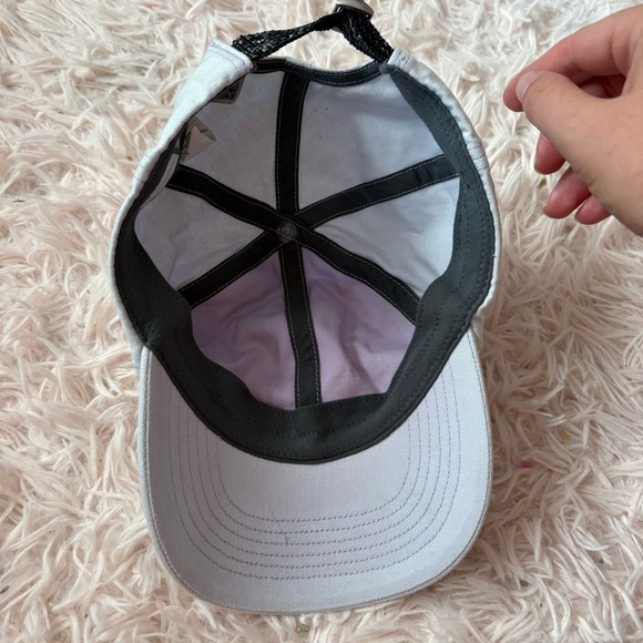 Under Armour Gray Purple Hat Kids Girls - Picture 6 of 7